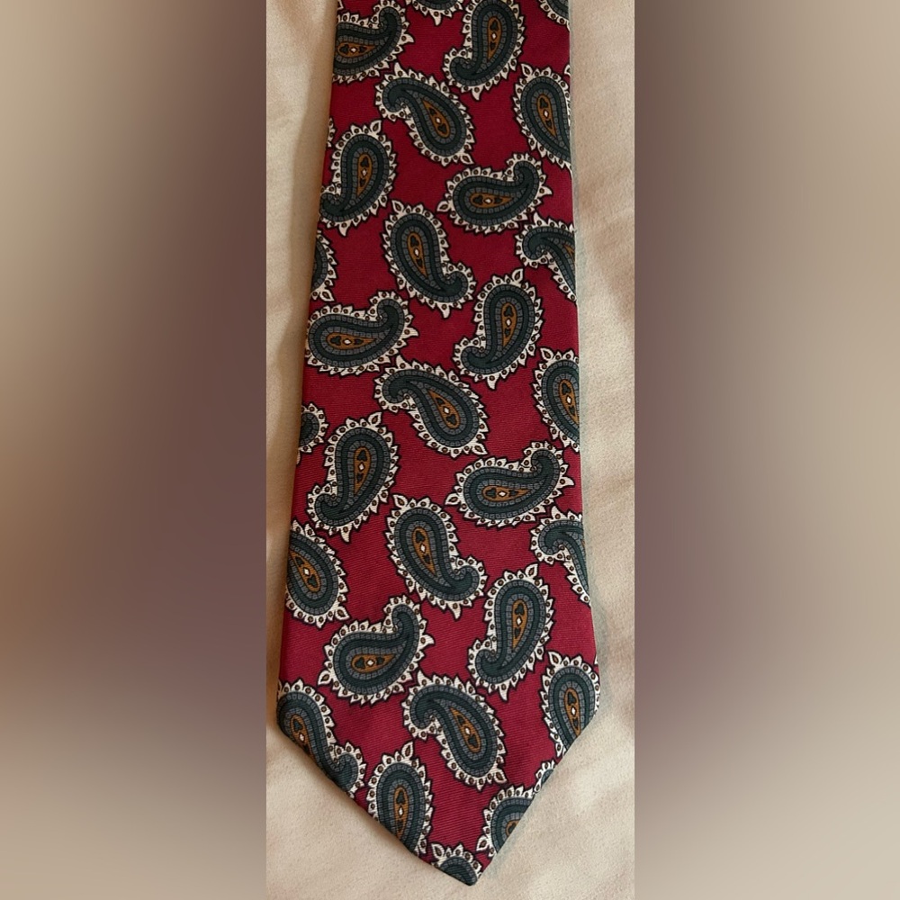 Regatta neckwear, beautiful Regatta tie. EUC